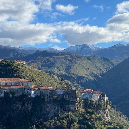 Отель La Terrazza Nel Borgo Тортора Экстерьер фото