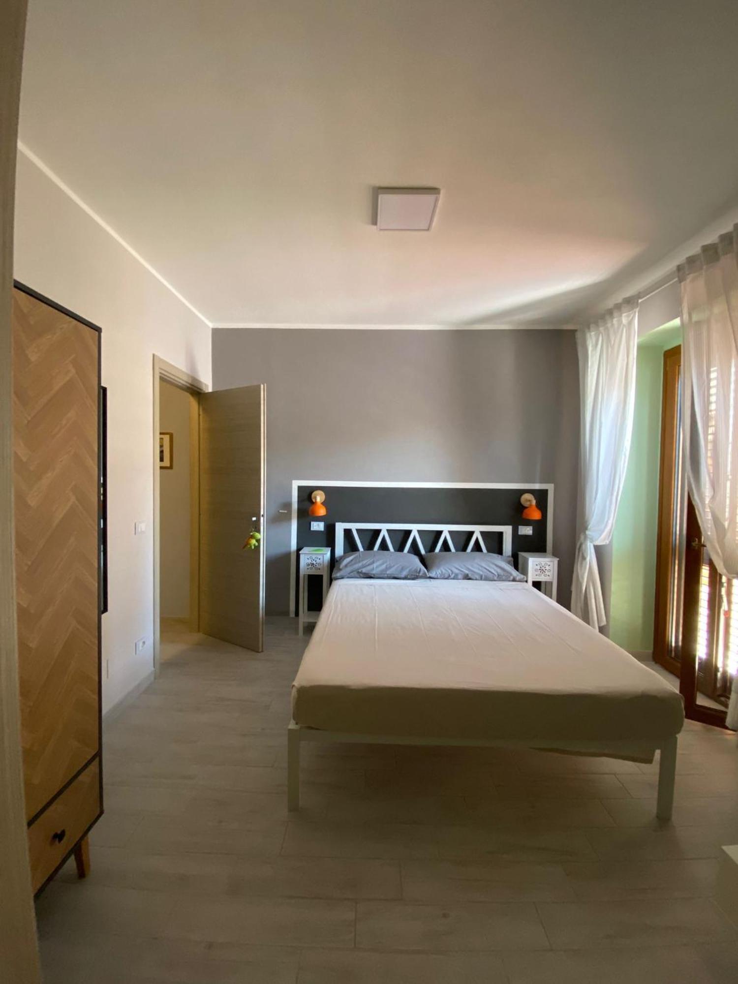 Отель La Terrazza Nel Borgo Тортора Экстерьер фото